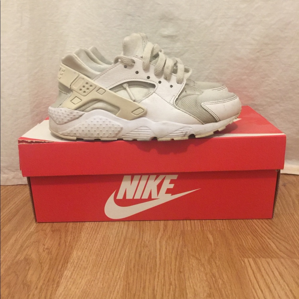 White Nike Huarache Runs Gradeschool